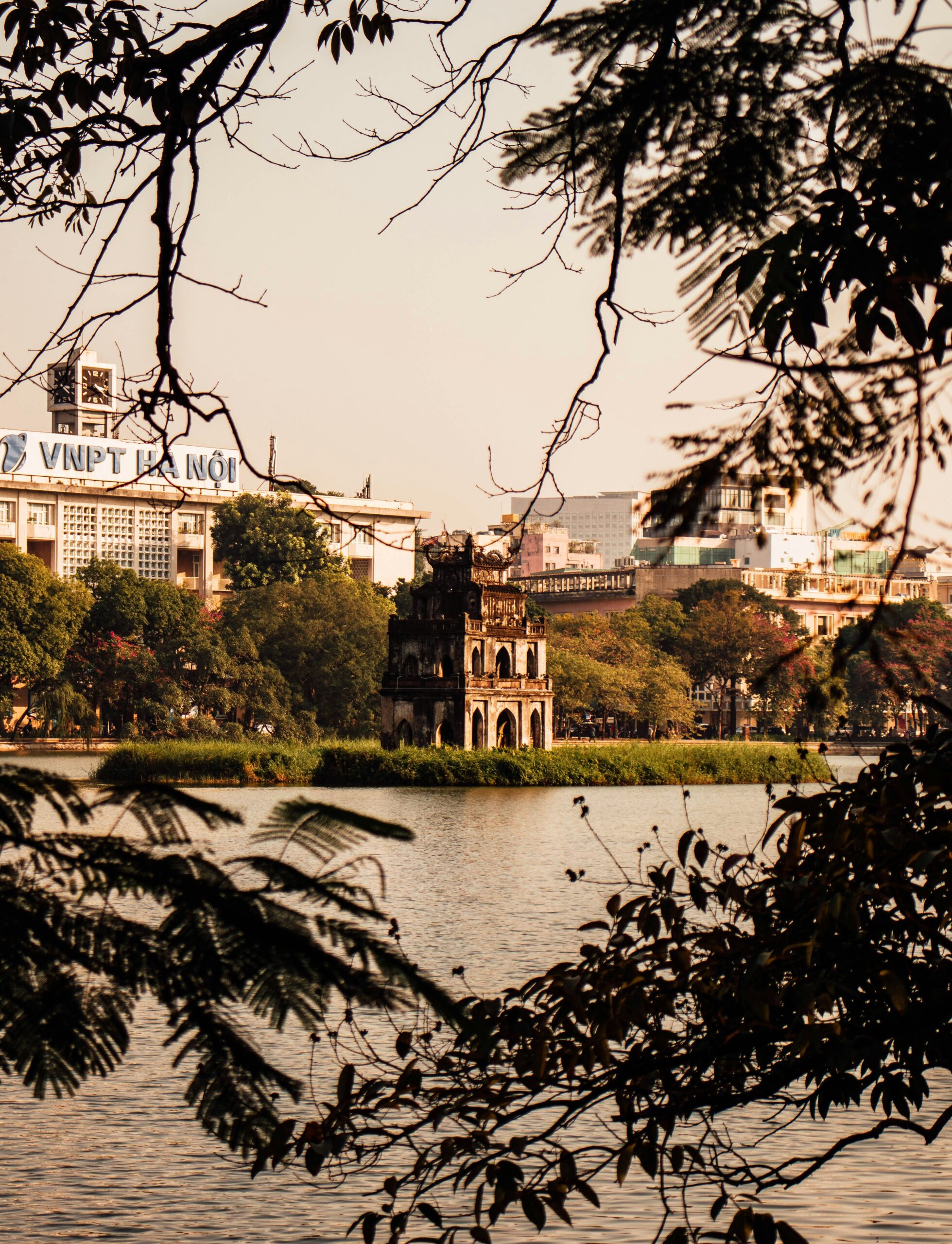 Explore Ha Noi